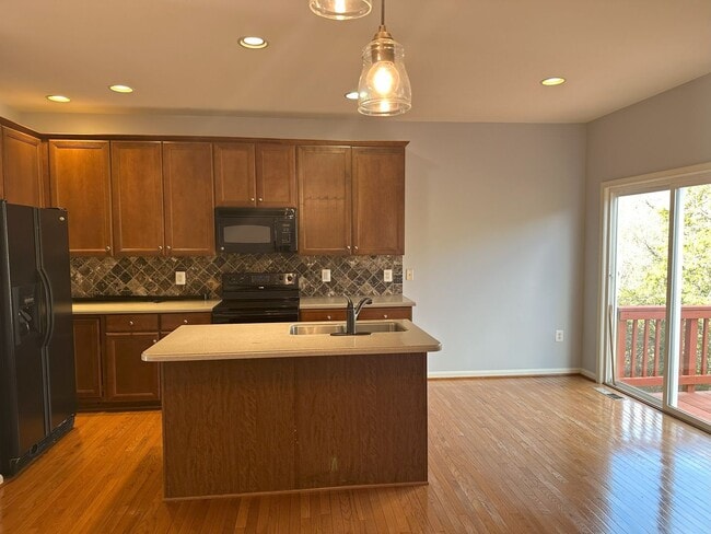 Building Photo - 153 Oxbow Dr