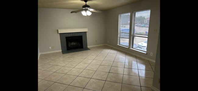 Building Photo - FOXFIRE8121