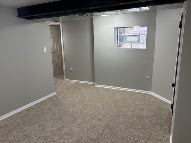 Foto del edificio - 7744 S Clyde Ave