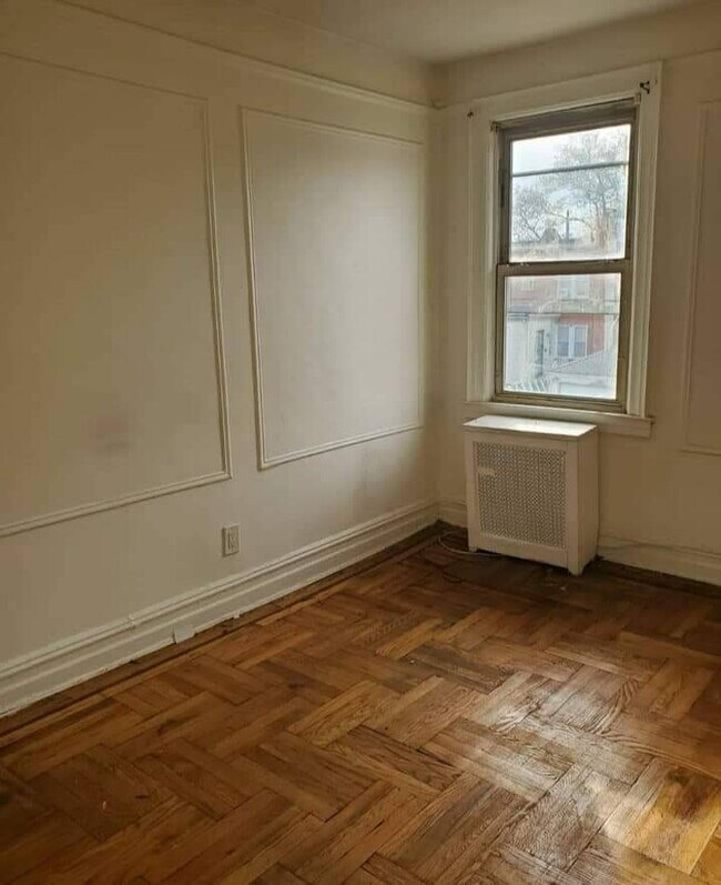 Foto del edificio - 738 E 45th St