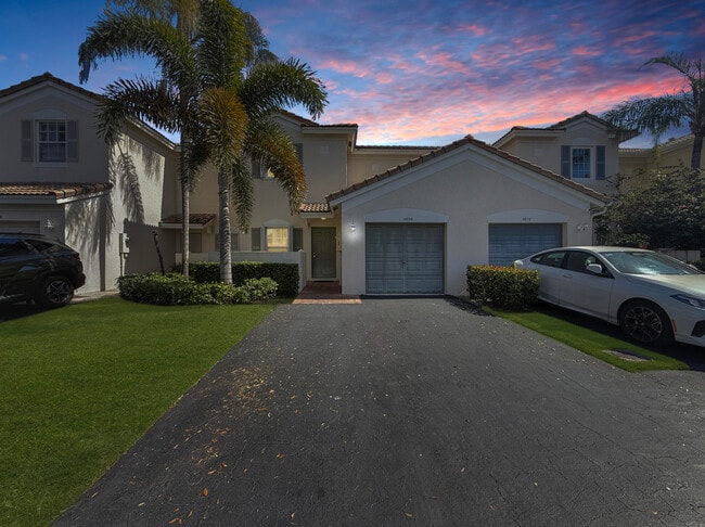 Foto del edificio - 4866 SW 32nd Terrace