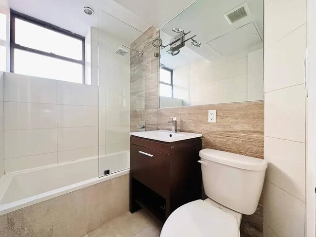 Foto del edificio - HDTV Room, Laundry, AC, 26 mins to Manhattan #510