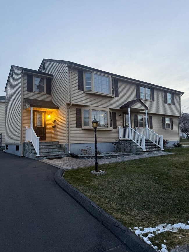 Building Photo - 250 Oakland Ave