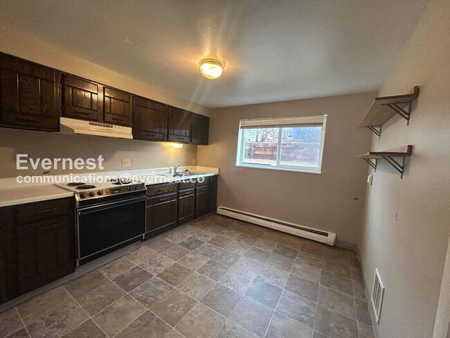 Building Photo - 1075 Magnolia St