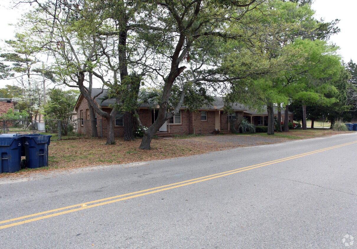Primary Photo - 302 10th Ave S