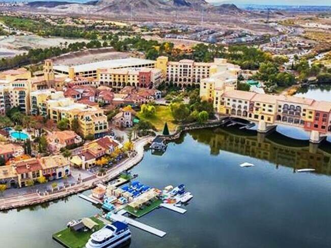 Foto del edificio - 1 Bedroom Luxury Condo in Henderson Lake L...