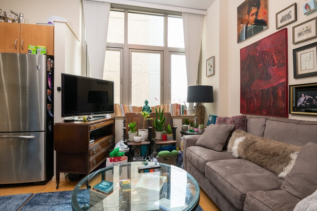 Building Photo - 811 4th St NW