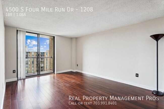 Foto del edificio - 4500 S Four Mile Run Dr