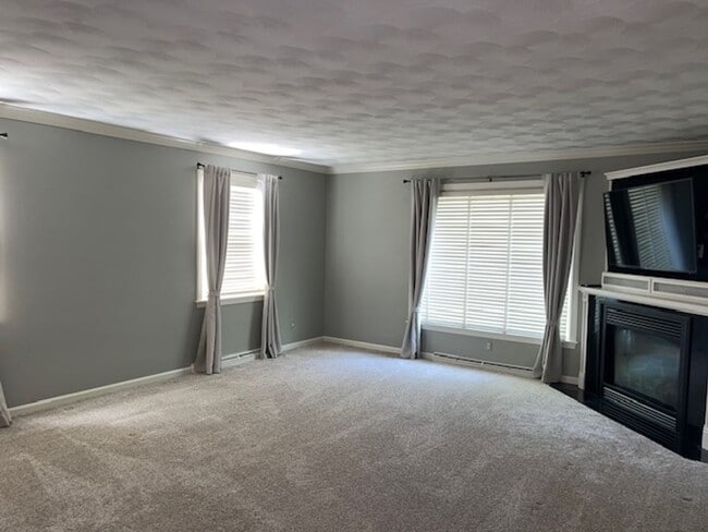 Building Photo - Beautiful 4 Bedroom Home