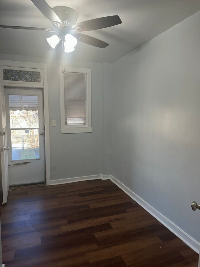 Foto del edificio - 2927 Edison Hwy