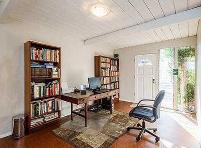 Bonus room - 1159 Pome Ave
