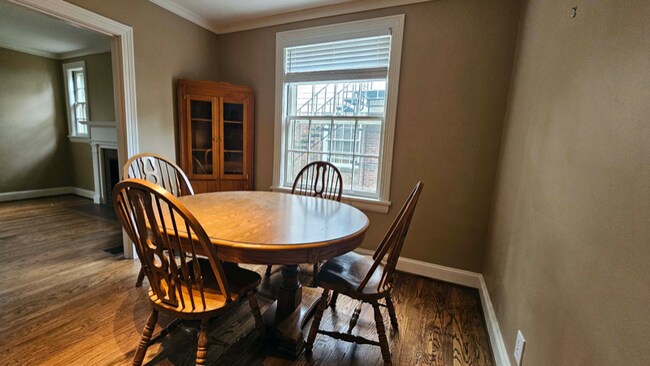 Foto del edificio - 2612 Woodlawn Dr