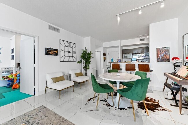 Building Photo - 550 Okeechobee Blvd