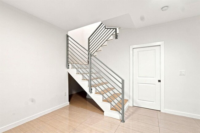 Building Photo - 432 NE 16th St