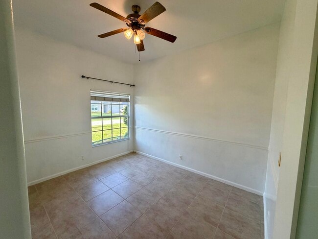Foto del edificio - 1742 SW Effland Ave