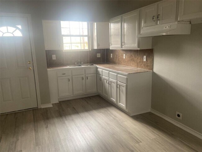 Foto del edificio - 10121 Goldcrest St