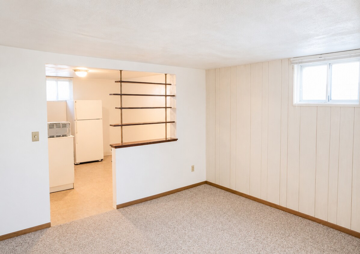 Building Photo - 418 Lola Ln