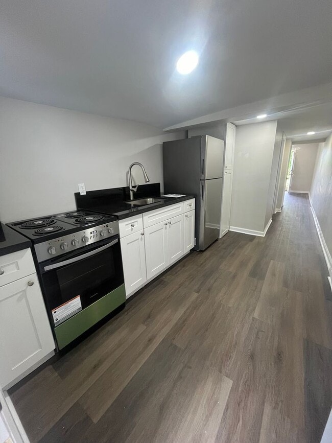 Building Photo - Cozy 3 bedroom 1 bath house