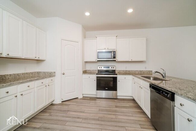 Building Photo - Coming Soon!