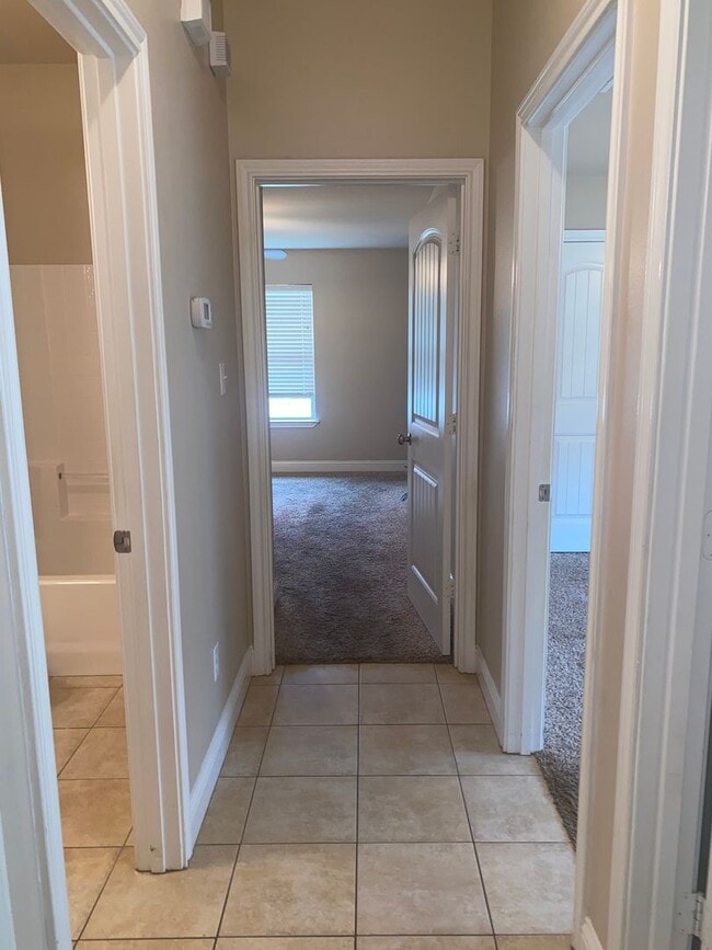 Building Photo - 334 Princess Place