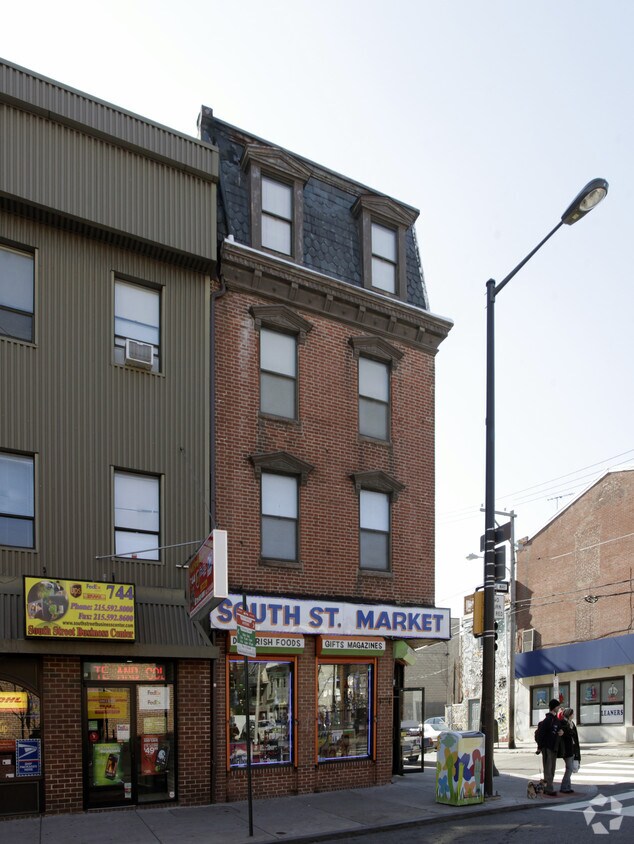 Building Photo - 746 South St