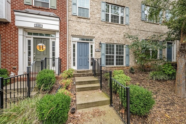 Foto del edificio - 2118 Middle Tennessee Blvd