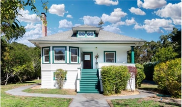 Building Photo - 3190 Woodside Rd