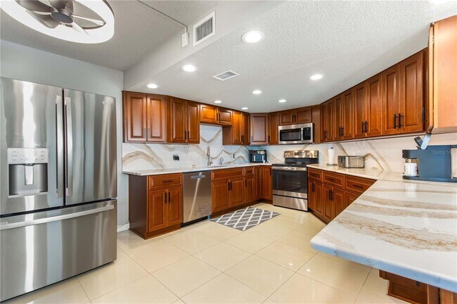 Building Photo - 736 Island Way