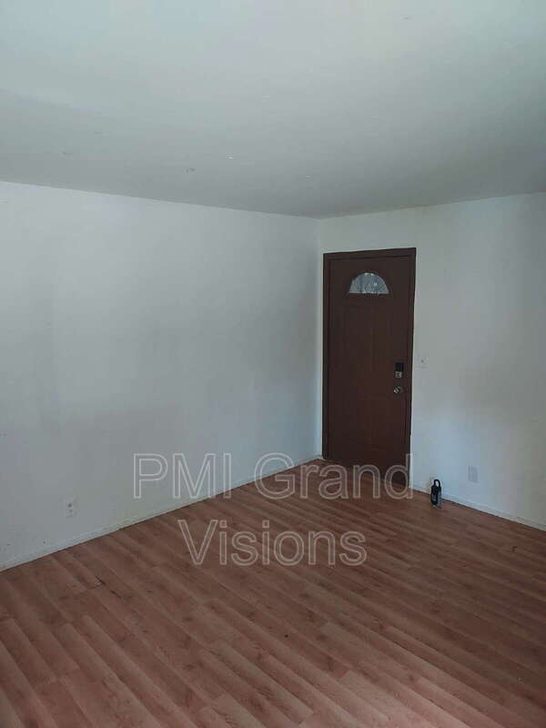 Building Photo - 904 W Macon St