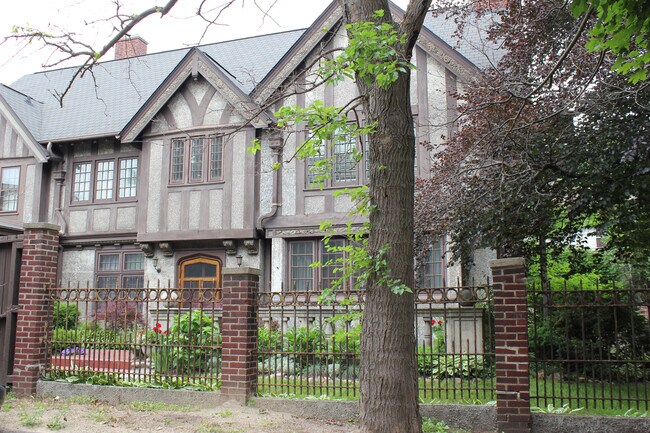 Building Photo - 209 North Huron Street
