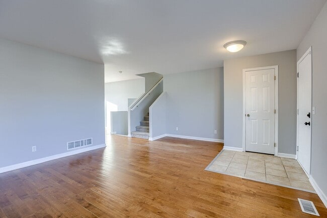 Building Photo - 4 Bedroom In Arbor Gate!!
