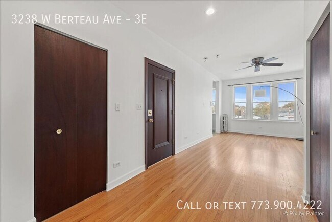 Foto del edificio - 3238 W Berteau Ave