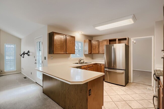 Foto del edificio - Gorgeous 4BD/4BA Home in Governors Ranch (Littleton, CO)- Available NOW!