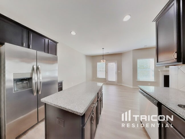 Building Photo - 97 Mystery Hill Ct