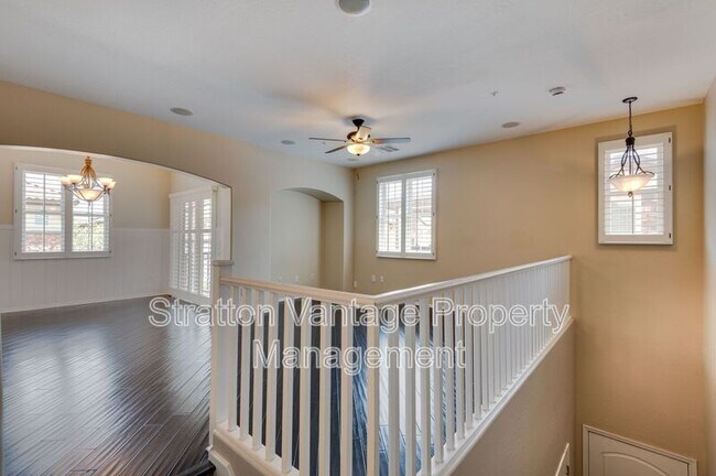 Building Photo - 2724 S Voyager Dr