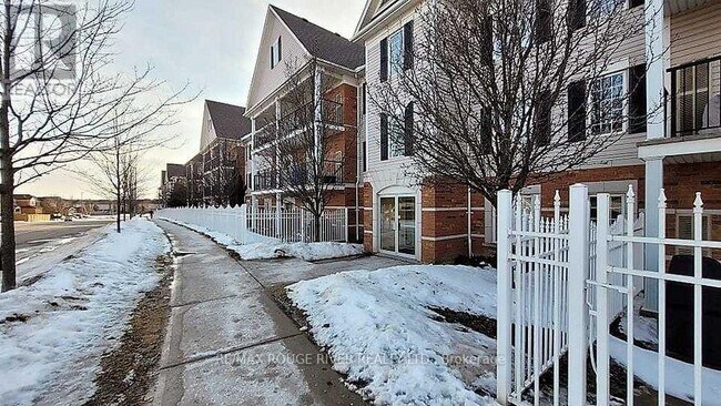 Photo du bâtiment - 102 Aspen Springs Dr