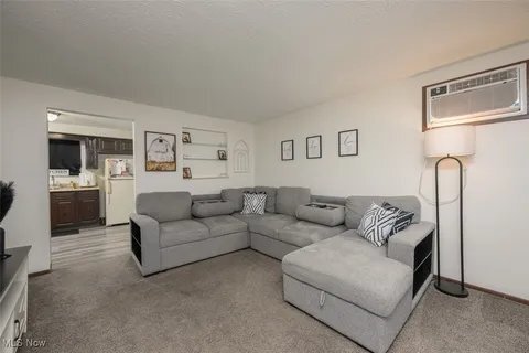 Foto del edificio - 227 N Berger St