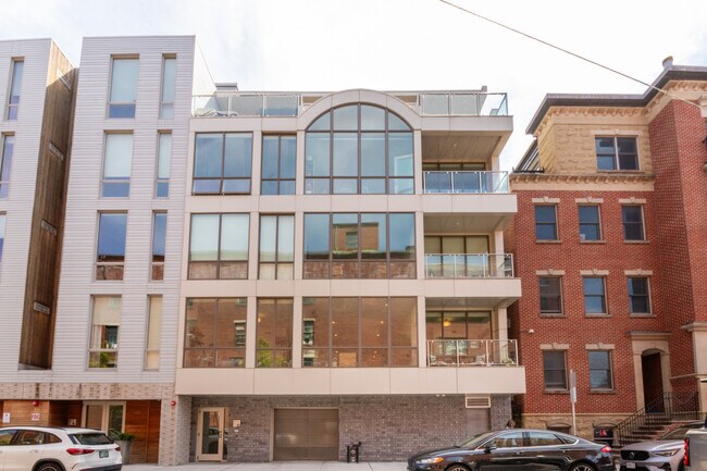 Building Photo - 533 E 2nd St