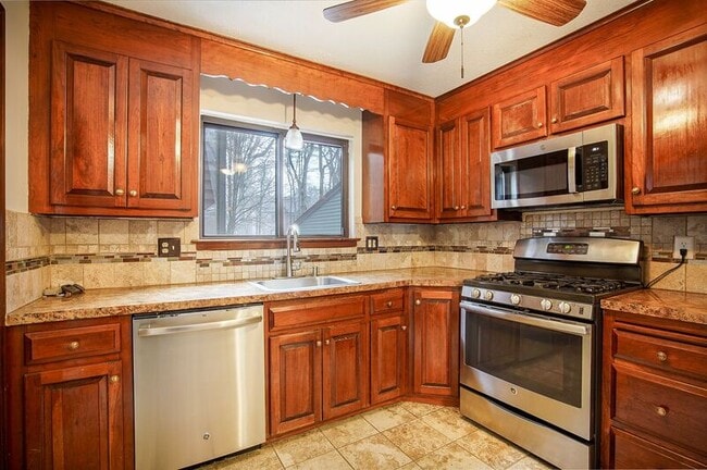 Foto del edificio - 155 Wynwood Dr