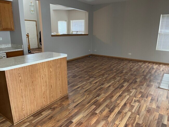 Building Photo - 6324 Pond View Dr