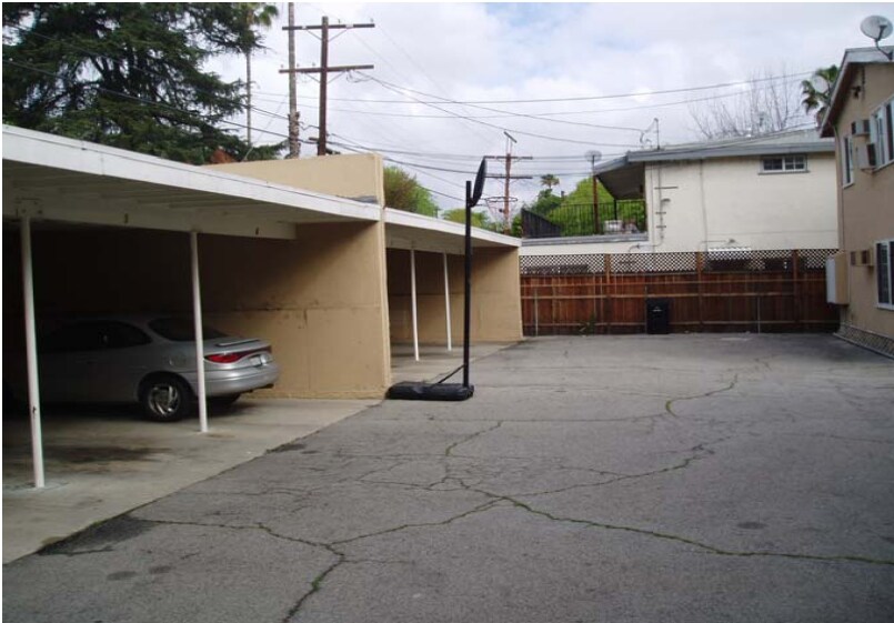 Foto del edificio - 4965-4971 Kester Ave