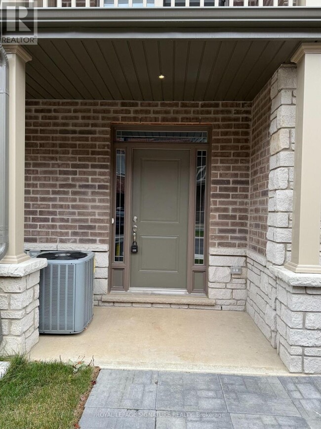 Building Photo - 19 Picardy Dr