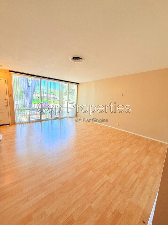 Foto del edificio - 4503 Eisenhauer Rd
