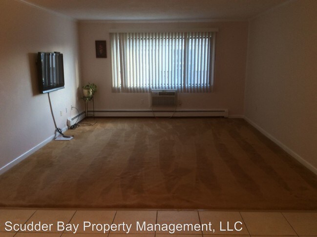 Building Photo - 1 Hallmark Gdns
