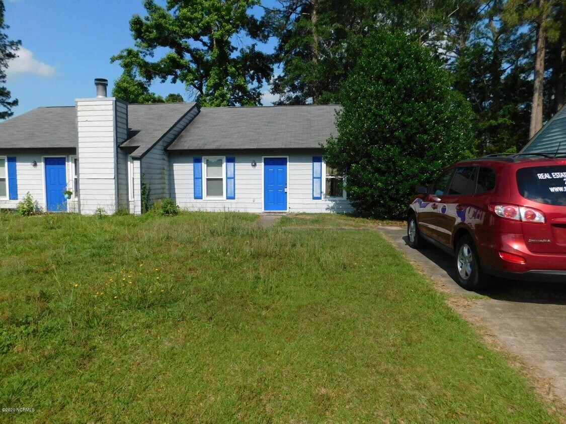 Foto principal - 132 Twin Wood Dr