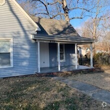 Building Photo - 418 S Sycamore St
