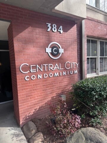 Foto del edificio - 384 Ralph McGill Blvd NE