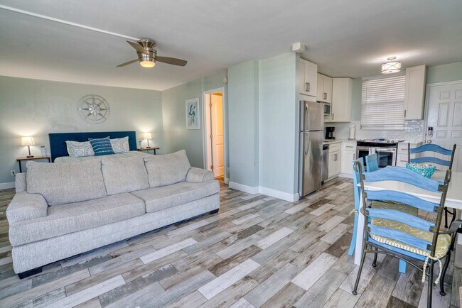 Foto del edificio - 5500 Bonita Beach Rd SW