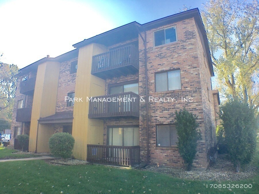 Primary Photo - 2 Bedroom Condo - Calumet City