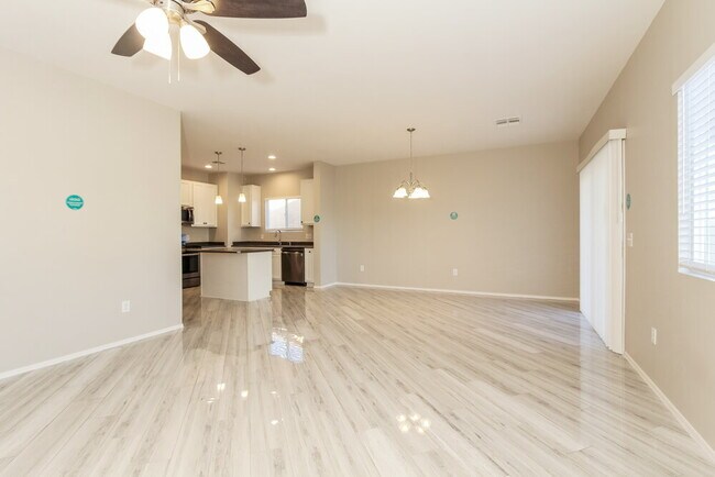 Building Photo - 8391 W Kittiwake Ln